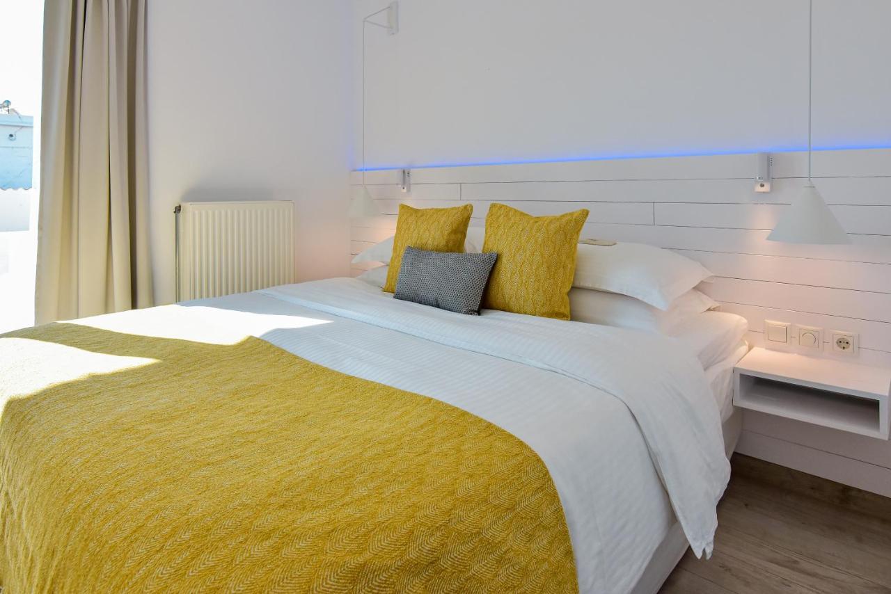 White Rock Milos Suites Adamantas  Exterior foto