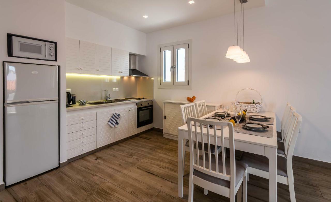 White Rock Milos Suites Adamantas  Exterior foto