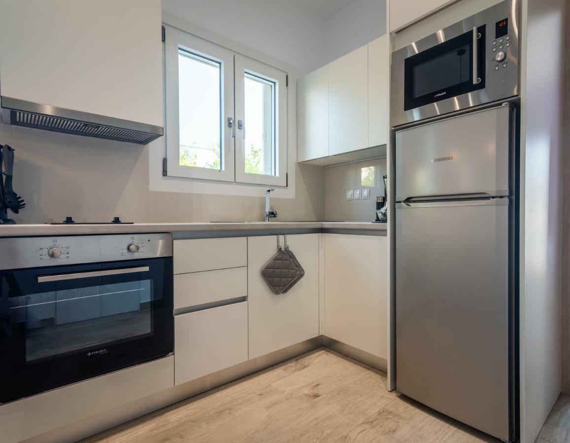 White Rock Milos Suites Adamantas  Exterior foto
