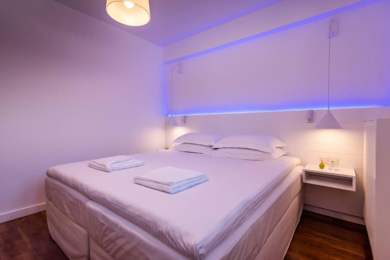 White Rock Milos Suites Adamantas  Exterior foto