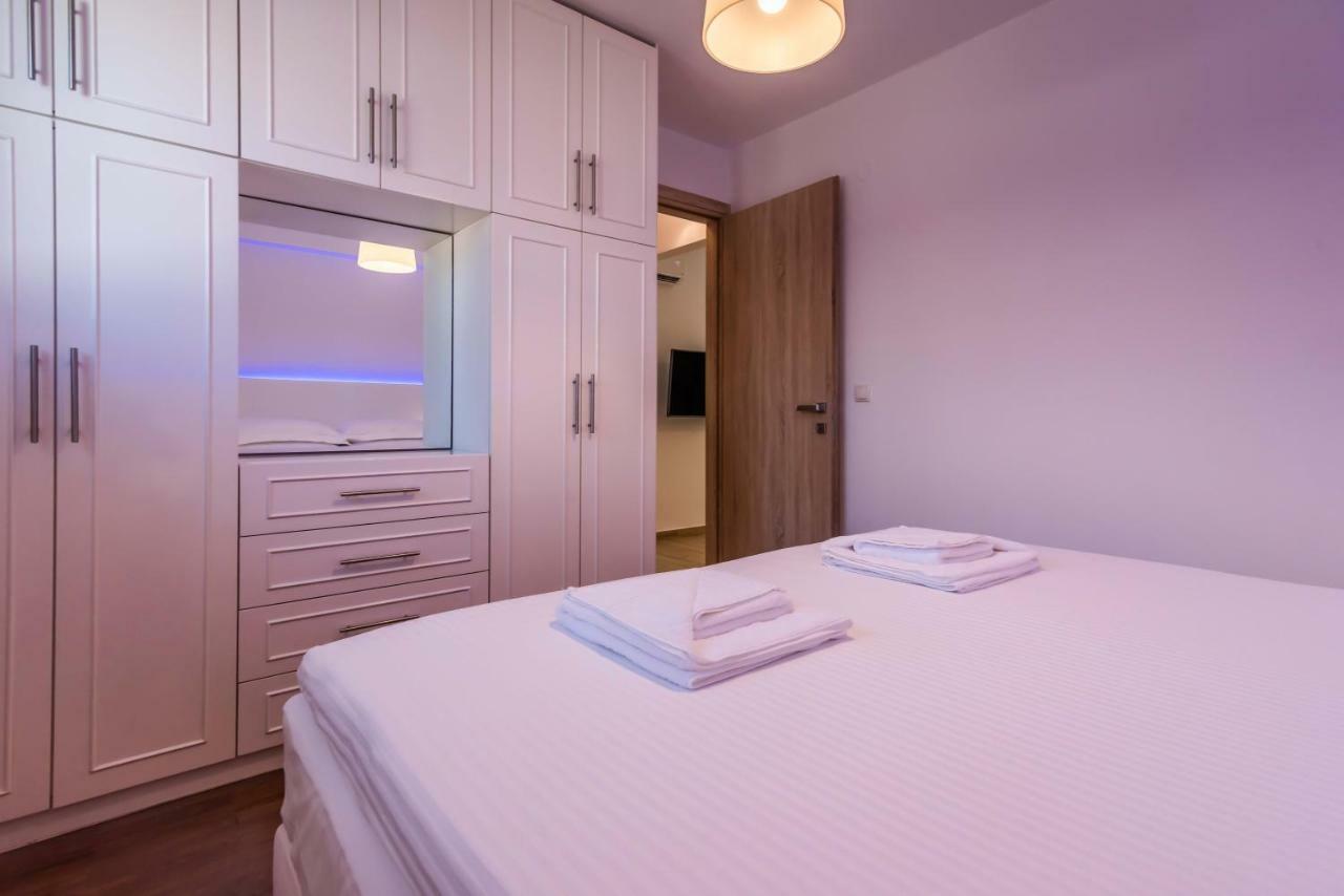White Rock Milos Suites Adamantas  Exterior foto