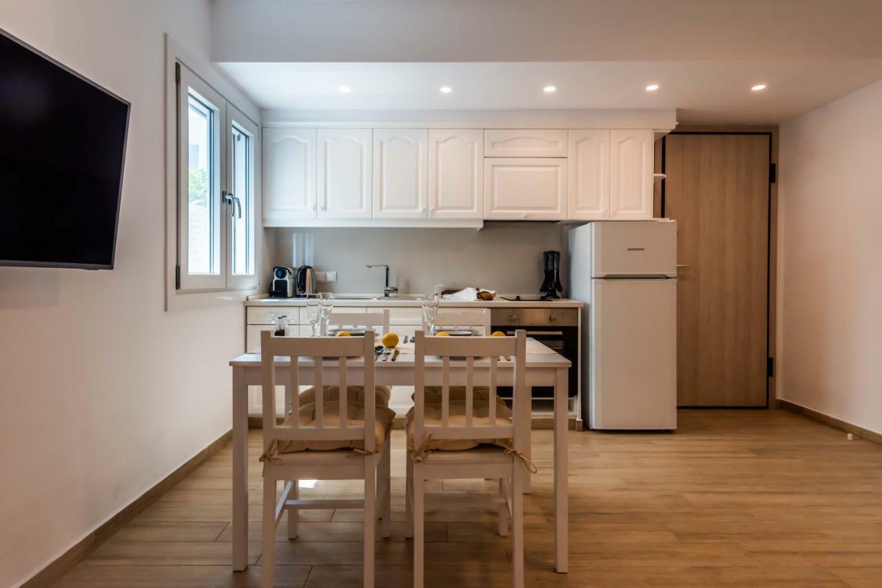 White Rock Milos Suites Adamantas  Exterior foto